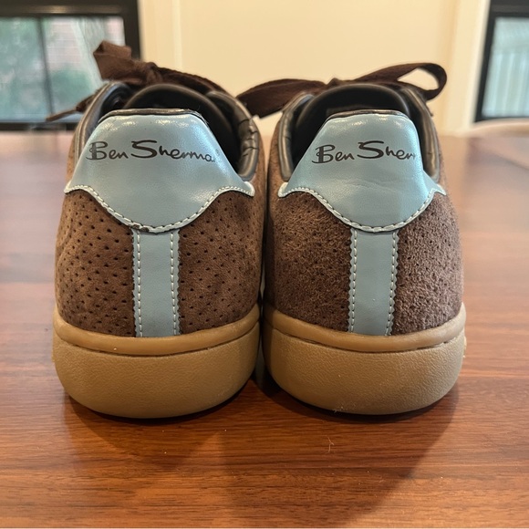 Ben Sherman Compton 2 - Perforated brown suede sneakers. Blue leather trim. - Picture 2 of 8